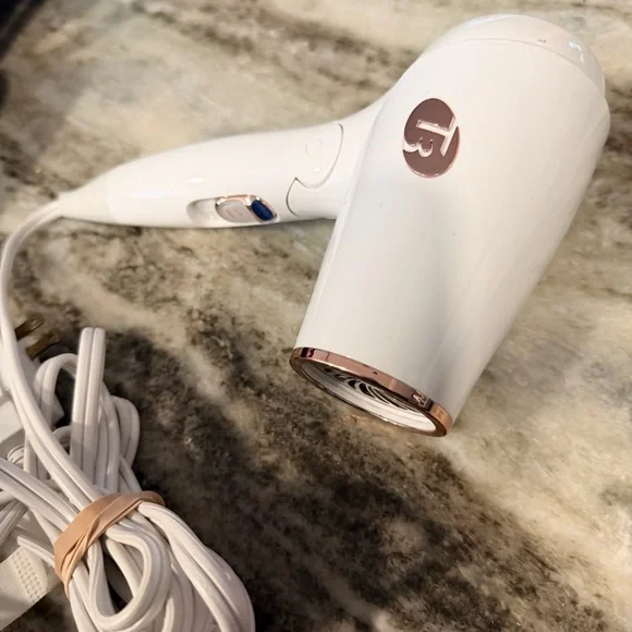 T3 Travel Size Hair Dryer - Picture 9 of 12
